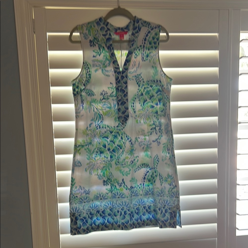 Lilly Pulitzer NWOT sleeveless  Blue and Green Patterned Turtles Dress size L